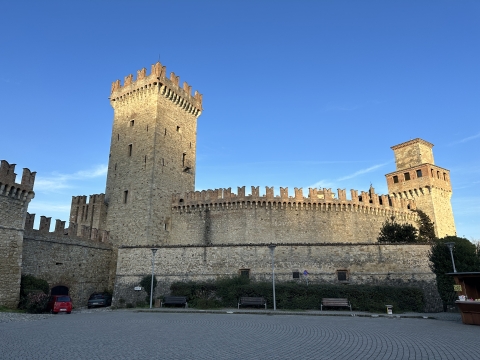 26 maggio 2024 - Castello di Vigoleno - "Fiori, Saperi e Sapori"